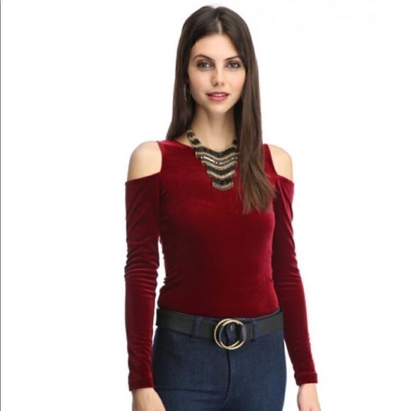 Willow & Clay Velvet Cold Shoulder Top NWT - Picture 3 of 8